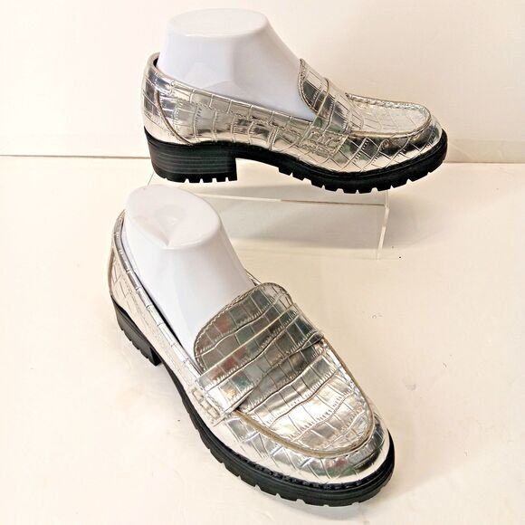 Old Navy Women's Shiny Silver Faux Leather Chunky Loafer Casual Shoes Size 6.5 - Picture 2 of 8
